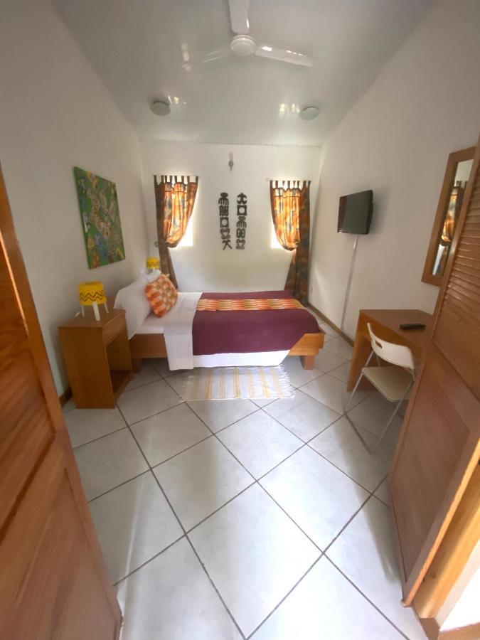 Laparadiseinn Accra Exterior photo